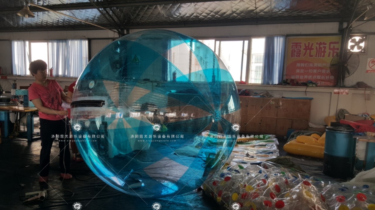 福州蓝色透明水上步行球